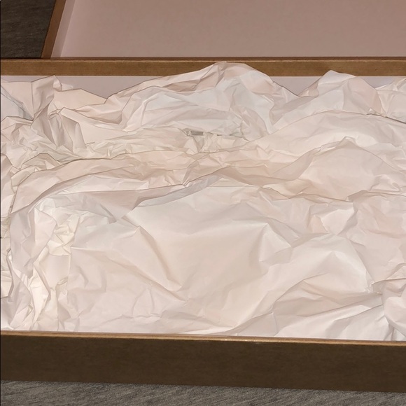 Christian Louboutin Shoe Box & Tissue Paper - Picture 5 of 5